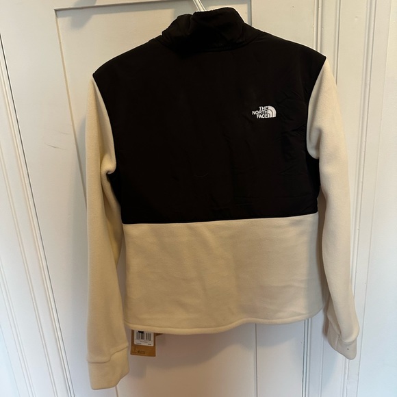 North face tundra fleece NWT - Picture 2 of 3